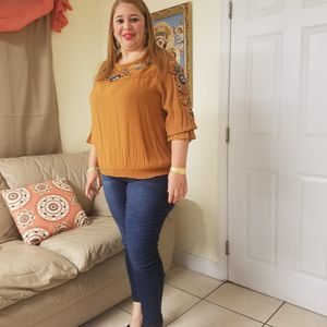 Meet your Posher, La rubia